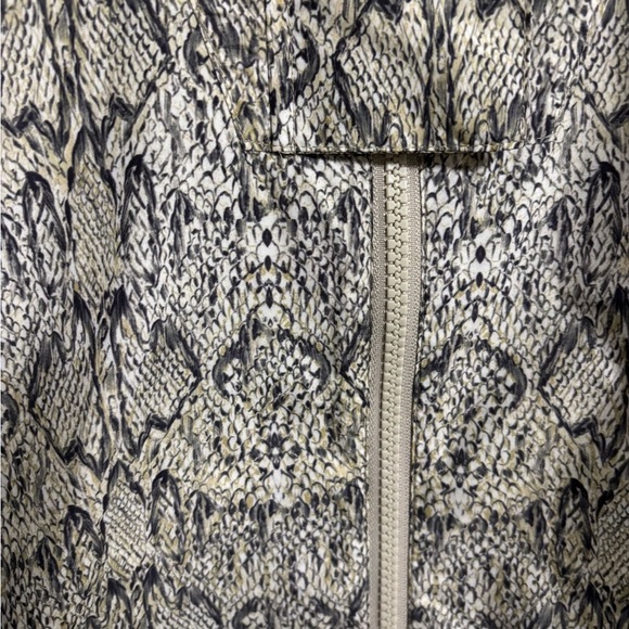 Varley Womens Print Terrace Running Jacket Size Small New Reflective Windbreaker - Picture 4 of 8